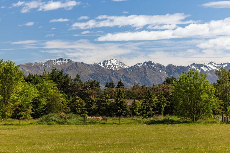 Photo of property in 24 Lachlan Avenue, Hawea Flat, Lake Hawea, 9382