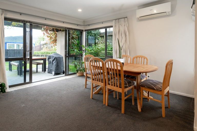 Photo of property in 150 Woodman Drive, Tawa, Wellington, 5028
