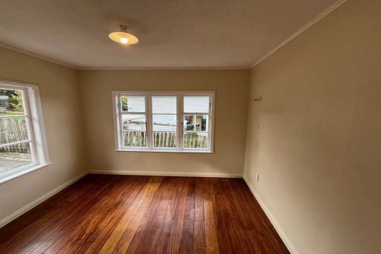 Photo of property in 41 Ironside Road, Johnsonville, Wellington, 6037