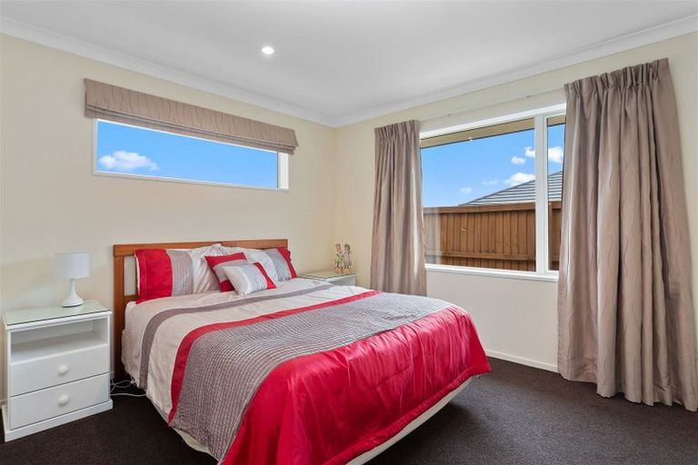 Photo of property in 18 Lancewood Way, Rangiora, 7400