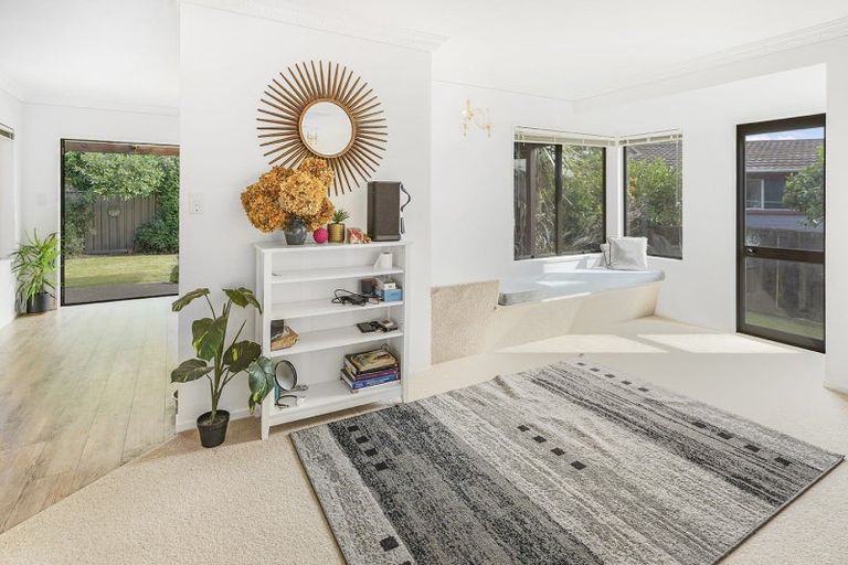 Photo of property in 24 Dalgliesh Avenue, Forest Lake, Hamilton, 3200