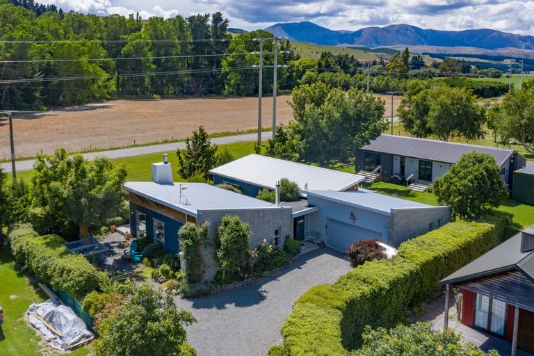 Photo of property in 6 Ryton Place, Lake Coleridge, 7572