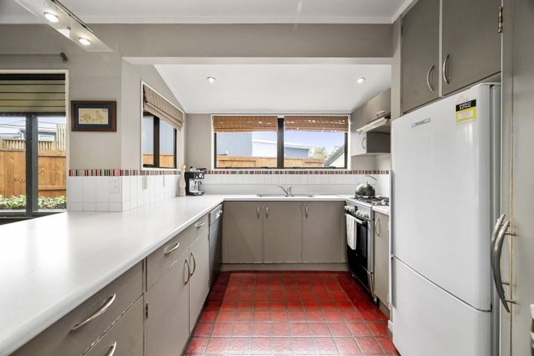 Photo of property in 43 Saint James Street, Richmond Heights, Taupo, 3330