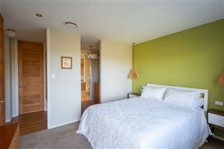 Photo of property in 26 Aotearoa Terrace, Murrays Bay, Auckland, 0630