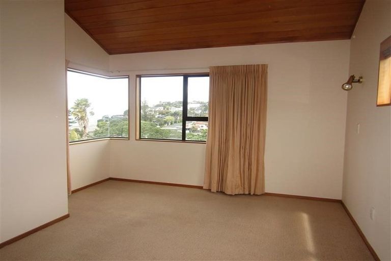 Photo of property in 1/50 Masterton Road, Rothesay Bay, Auckland, 0630