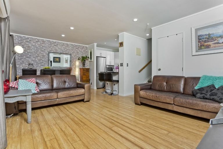 Photo of property in 79h Rangatira Road, Beach Haven, Auckland, 0626