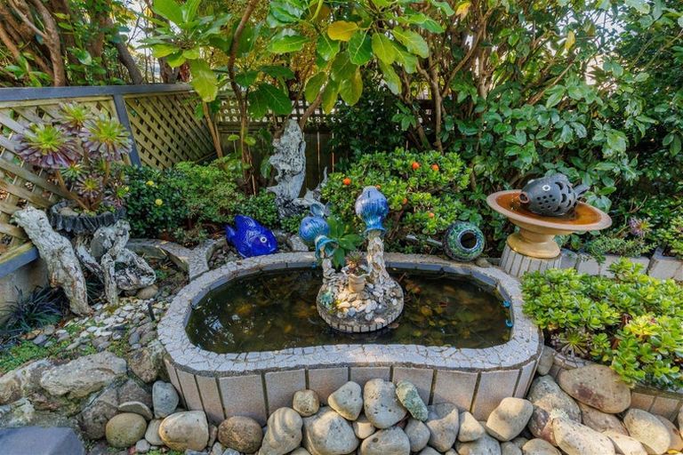 Photo of property in 6 Gresford Place, Churton Park, Wellington, 6037