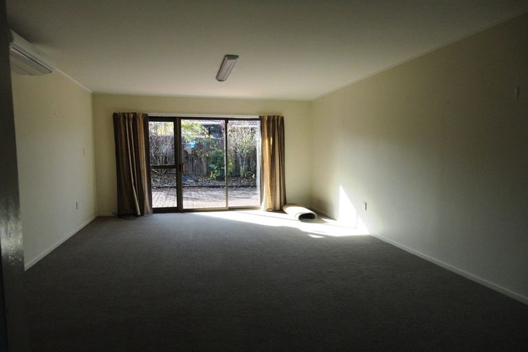 Photo of property in 2/76 Wellington Street, Howick, Auckland, 2014