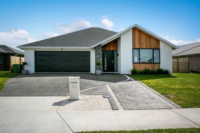 Photo of property in 33 Ruru Street, Cambridge, 3434