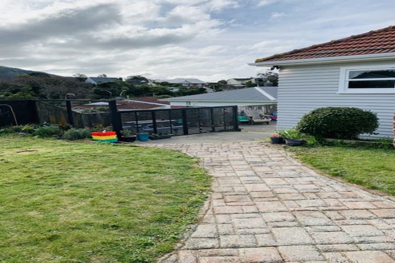 Photo of property in 63 Ranui Terrace, Tawa, Wellington, 5028