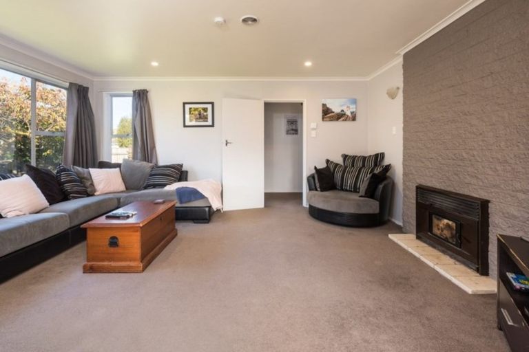 Photo of property in 2 Lynley Crescent, Blenheim, 7201