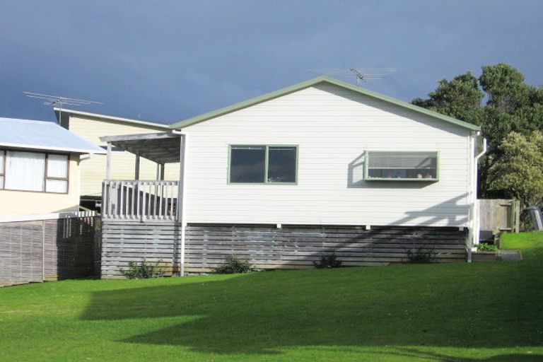 Photo of property in 9 Kahurangi Place, Snells Beach, 0920