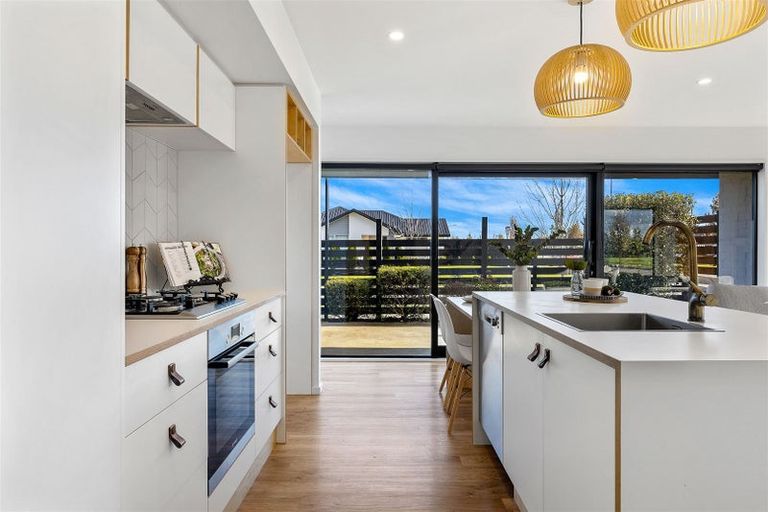 Photo of property in 24 Shillingford Boulevard, Rolleston, 7615