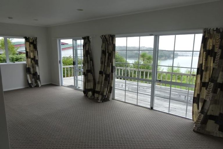 Photo of property in 83 Tiri Road, Tindalls Beach, Whangaparaoa, 0930