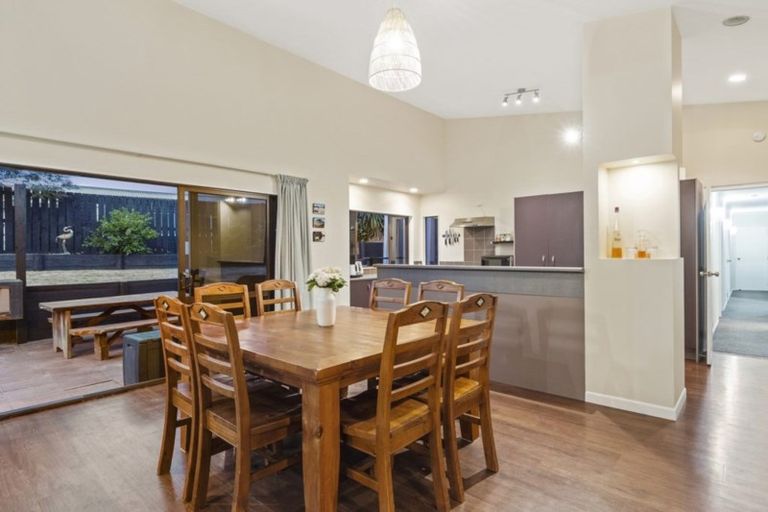 Photo of property in 47 Katerini Grove, Papamoa Beach, Papamoa, 3118