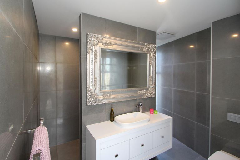 Photo of property in 22 Wharfe Street, South Hill, Oamaru, 9400