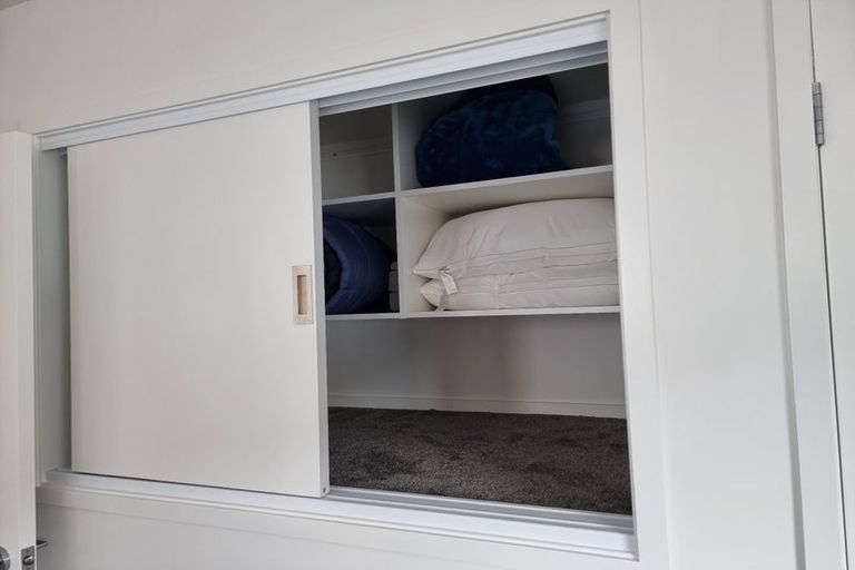 Photo of property in 3/97 Whites Line East, Waiwhetu, Lower Hutt, 5010