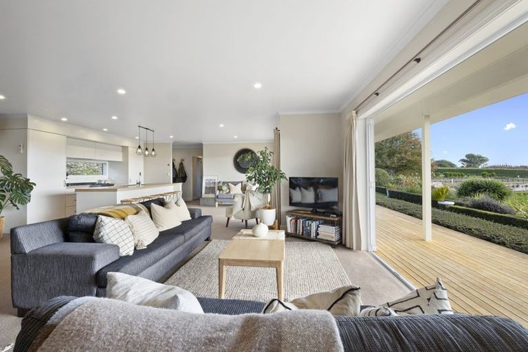 Photo of property in 167 Henwood Road, Paraite, New Plymouth, 4372