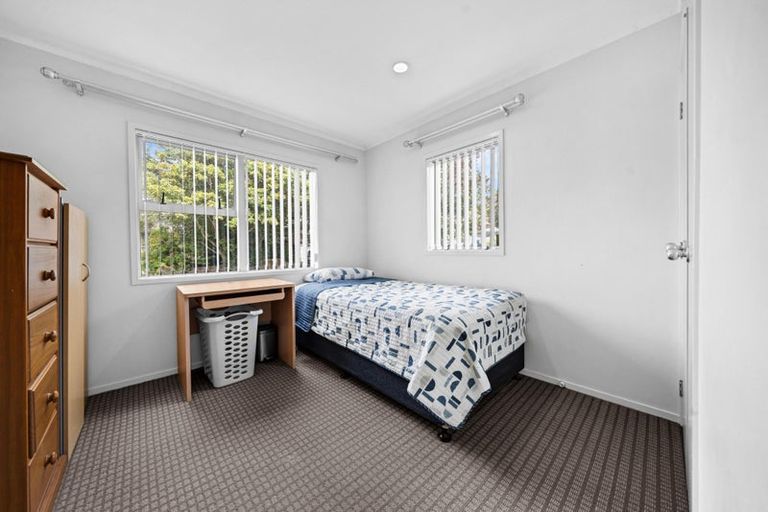 Photo of property in 2 Talmar Place, Massey, Auckland, 0614