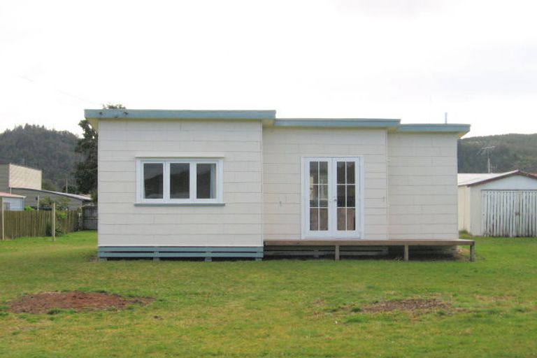 Photo of property in 100 Riverview Road, Whangamata, 3620