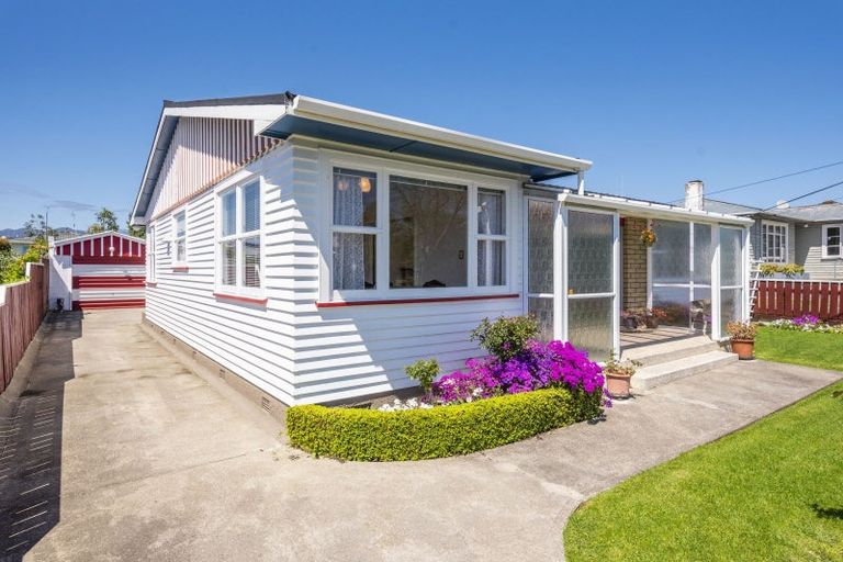 Photo of property in 18 Princes Street, Levin, 5510