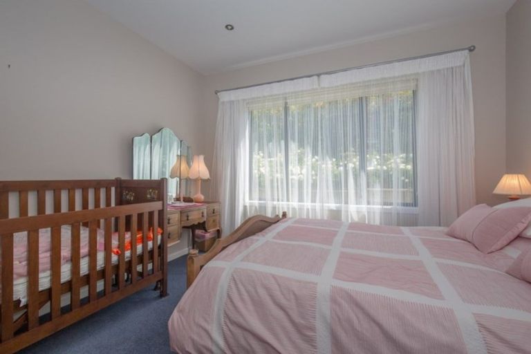 Photo of property in 2 Mount Gold Place, Wanaka, 9305