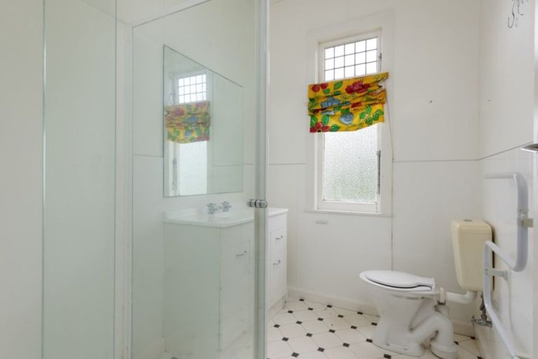 Photo of property in 16 Buller Street, Picton, 7220