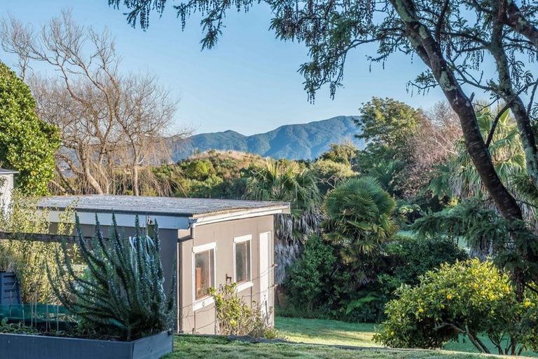 Photo of property in 17 Gray Avenue, Paraparaumu Beach, Paraparaumu, 5032