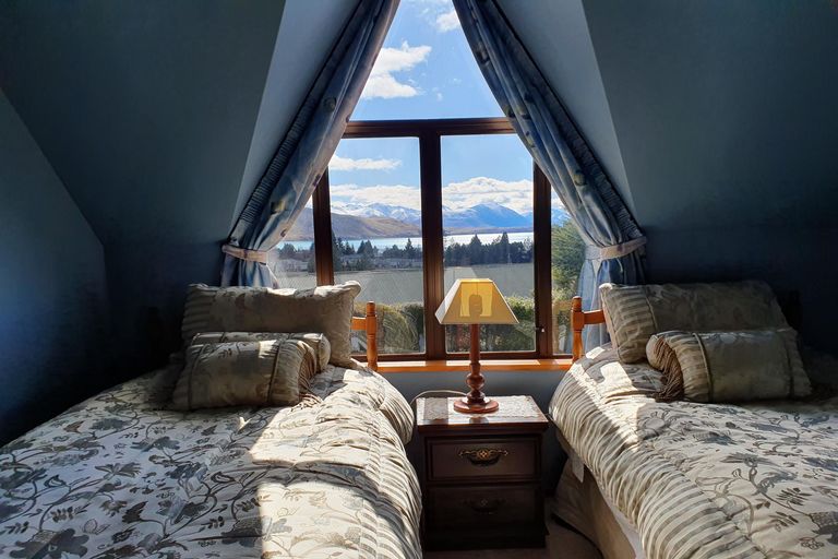 Photo of property in 5 Burnett Place, Lake Tekapo, 7999