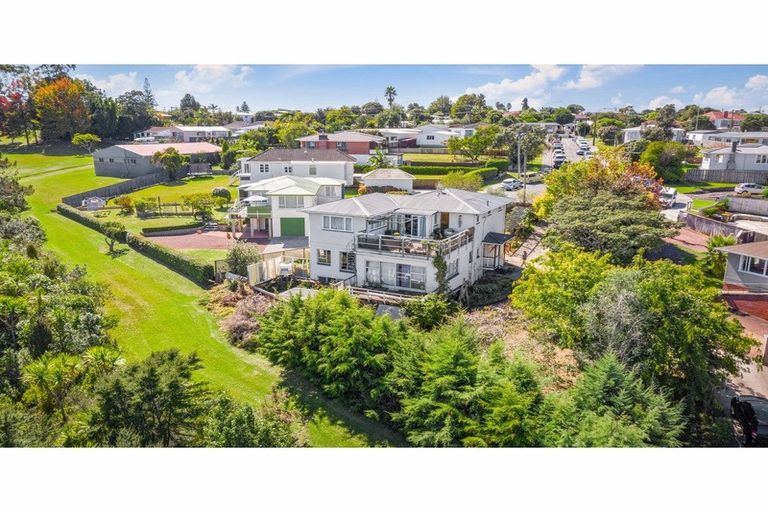 Photo of property in 7 Celsmere Lane, Te Atatu Peninsula, Auckland, 0610