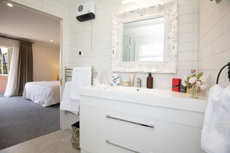 Photo of property in 14 Rutland Place, Taradale, Napier, 4112