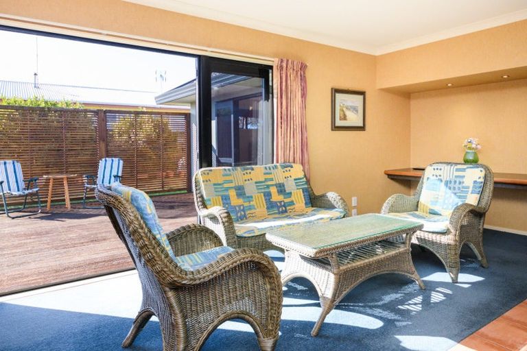 Photo of property in 16 Presidential Drive, Milson, Palmerston North, 4414