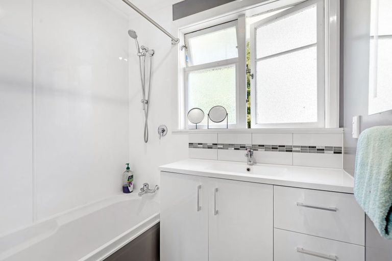 Photo of property in 31 Holdaway Street, Riversdale, Blenheim, 7201