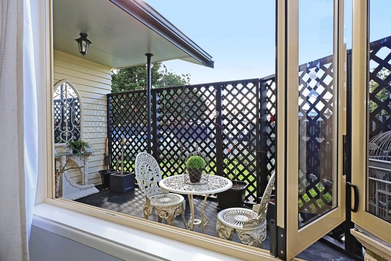 Photo of property in 75 Church Road, Taradale, Napier, 4112