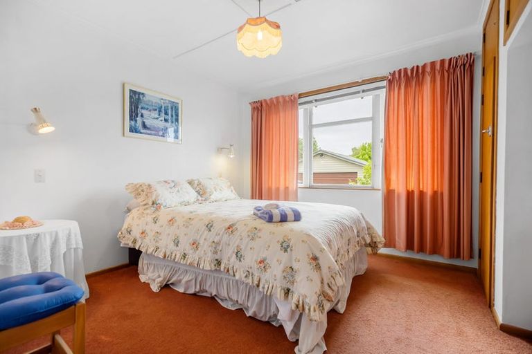 Photo of property in 9 Tamatea Road, Taupo, 3330