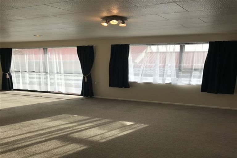 Photo of property in 5 Mataura Place, Clover Park, Auckland, 2019