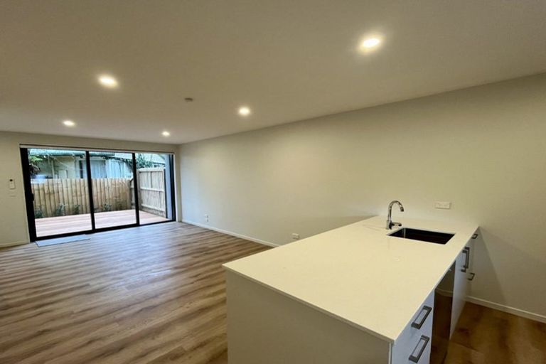 Photo of property in 2/12 Trist Place, Edgeware, Christchurch, 8013