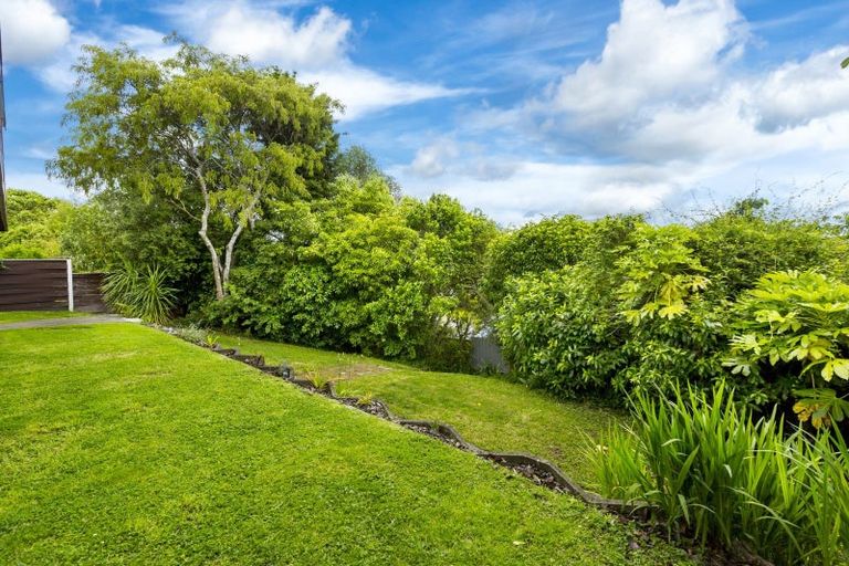 Photo of property in 11 Roband Crescent, Brown Owl, Upper Hutt, 5018