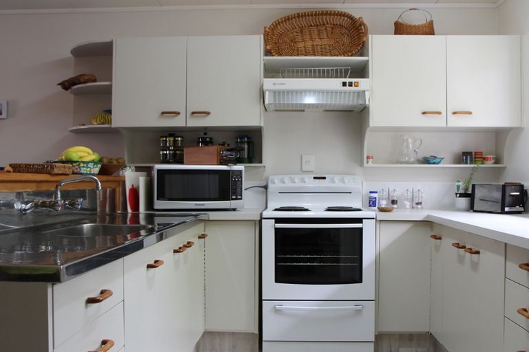 Photo of property in 4 Seaview Road, Cable Bay, 0420