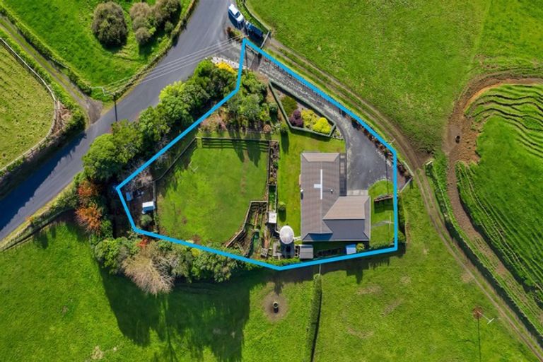 Photo of property in 1091 Upland Road, Egmont Village, Inglewood, 4386