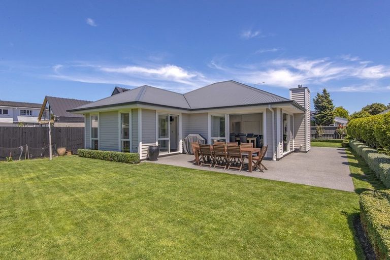 Photo of property in 104 Wairakei Road, Bryndwr, Christchurch, 8052
