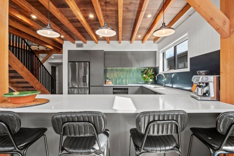 Photo of property in 10 Rushland Road, Jacks Point, 9371