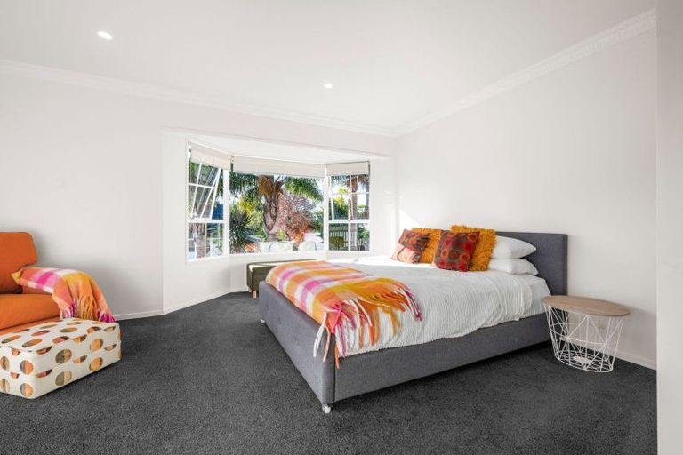 Photo of property in 42 Gilbass Avenue, Hamilton Lake, Hamilton, 3204