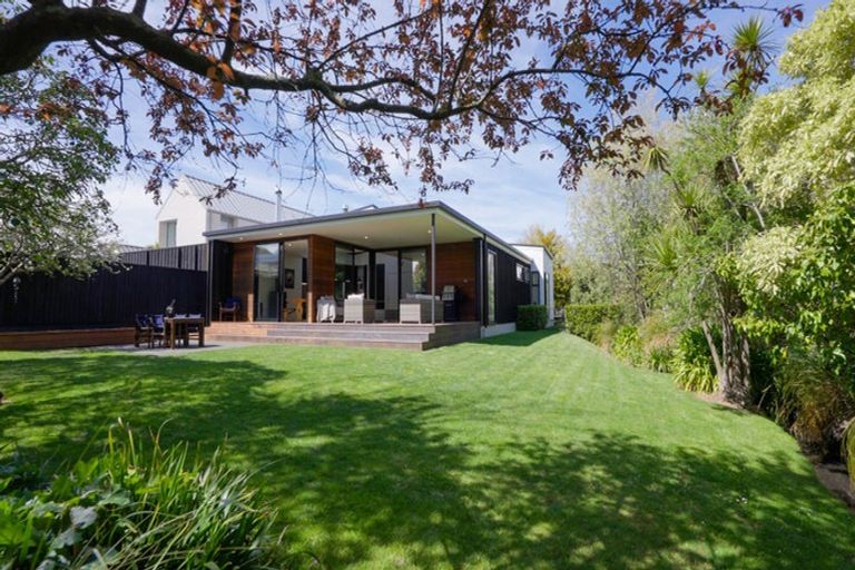 Photo of property in 29 Weston Road, St Albans, Christchurch, 8052