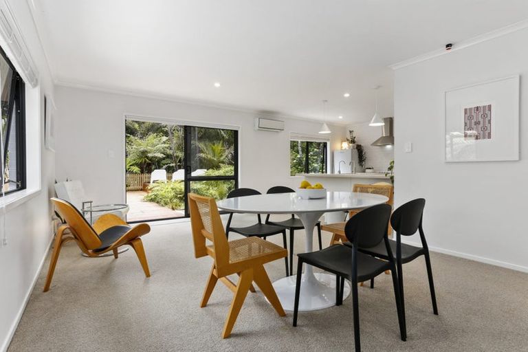 Photo of property in 228 Mountain Road, Henderson Valley, Auckland, 0612