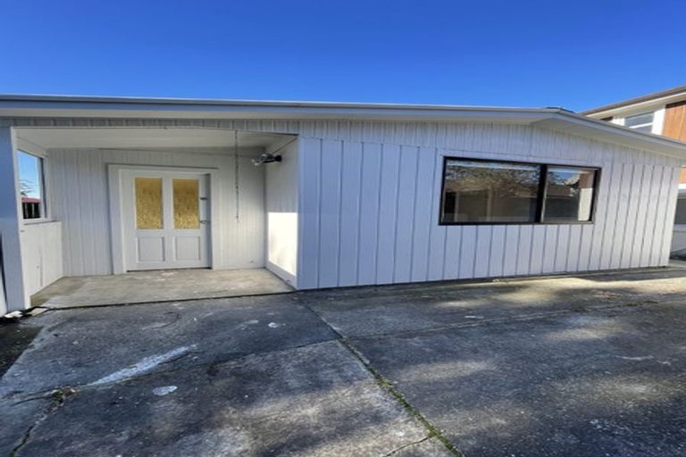 Photo of property in 20 Woodside Road, Massey, Auckland, 0614