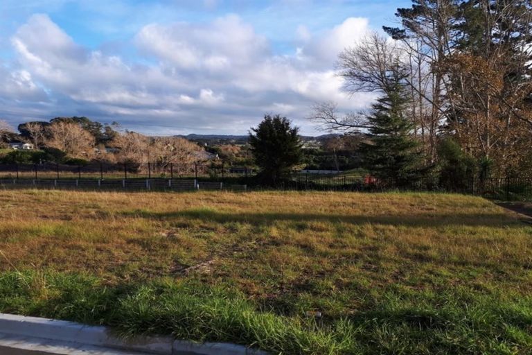 Photo of property in 11 Grenache Way, Kumeu, 0810