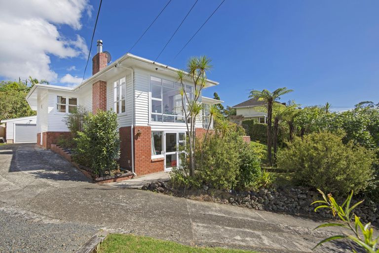 Photo of property in 4 Fenton Terrace, Cockle Bay, Auckland, 2014