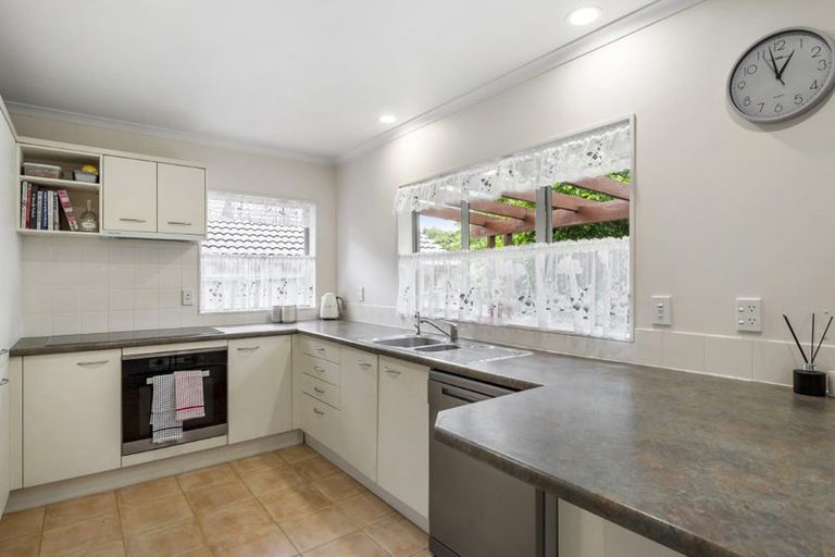 Photo of property in 13 Phoebe Meikle Place, Torbay, Auckland, 0630