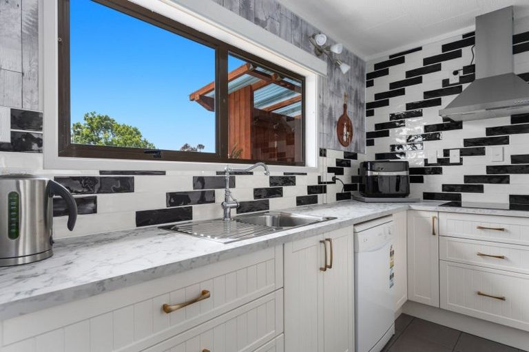 Photo of property in 8 Tawhara Place, Edgecumbe, 3120